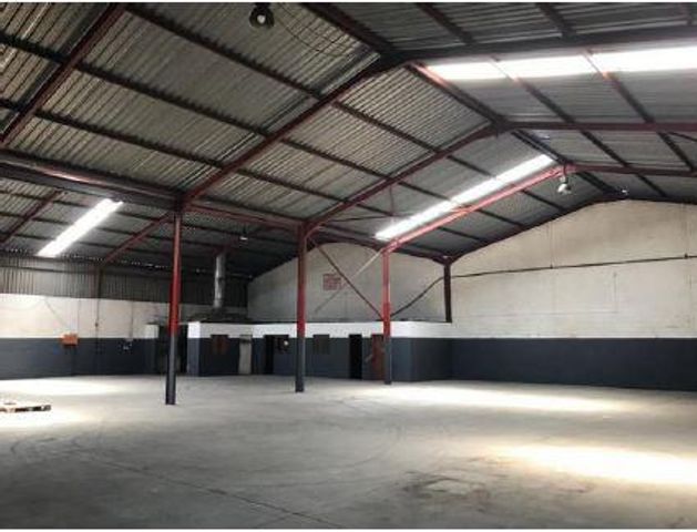 750m² Warehouse To Let in Blackheath Industrial