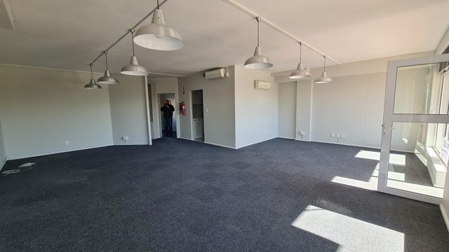 92m² Office To Let in Westlake