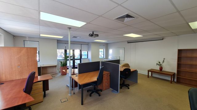 237m² Office To Let in Westlake