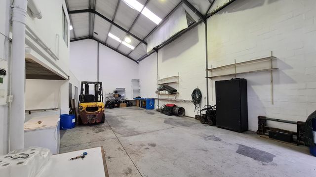 Warehouse space to Let in Retreat