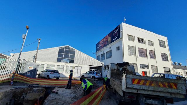 2,127m² Warehouse For Sale in Maitland