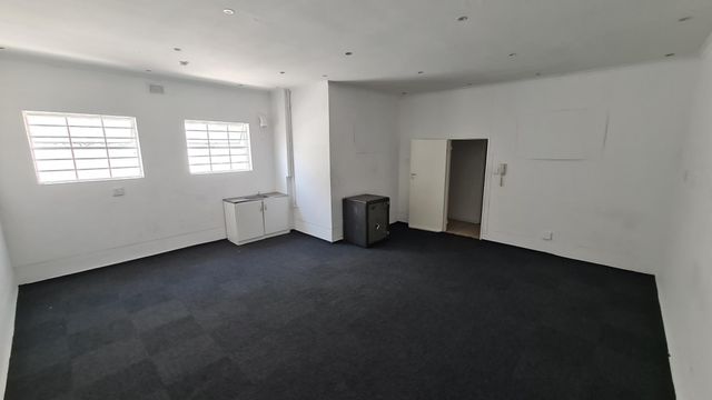 Office space to Let in Claremont.