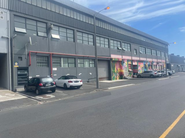 Warehouse unit to Let in Paarden Eiland