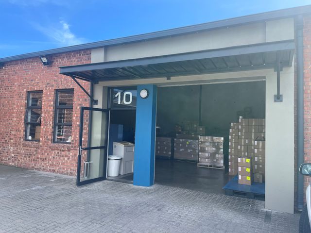 175m² Warehouse Rented in Ottery