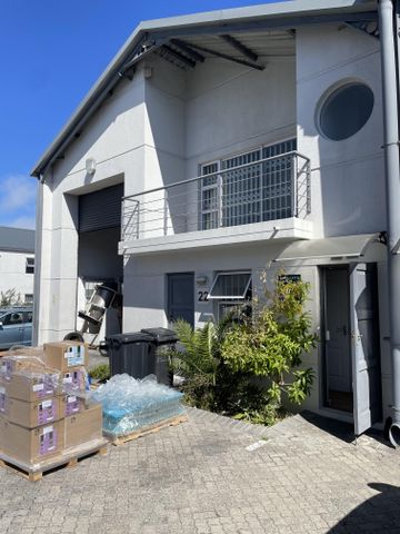 262m² Warehouse To Let in Capricorn