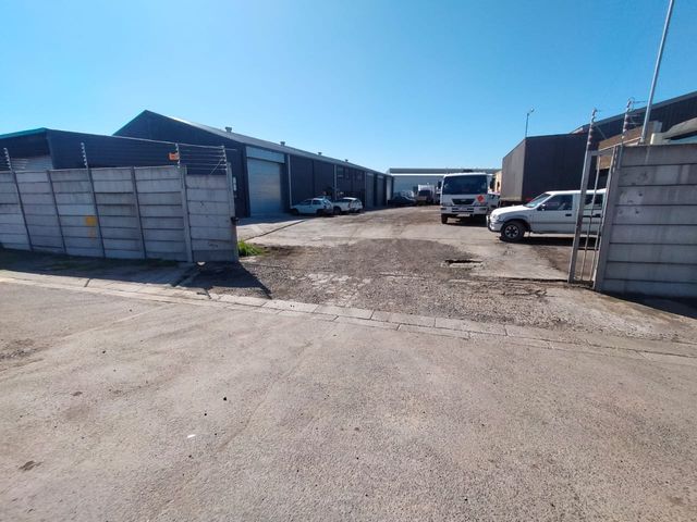 450m2 Factory To Let in Triangle farm, Stikland