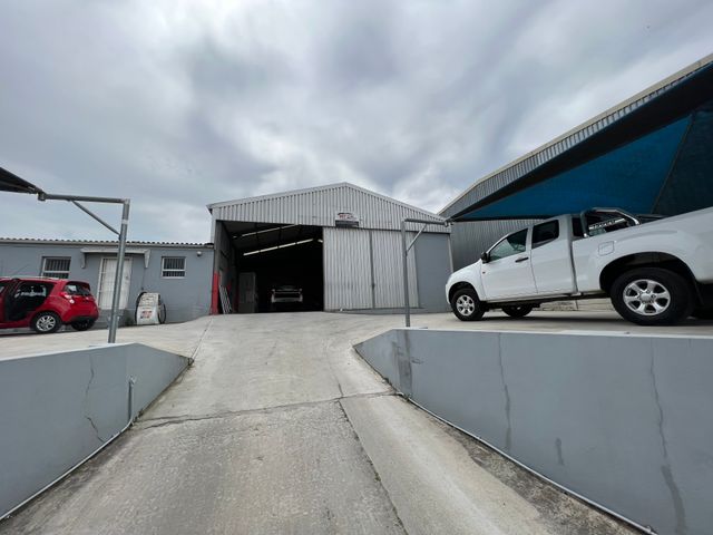 350m² Warehouse To Let in Malmesbury Industria