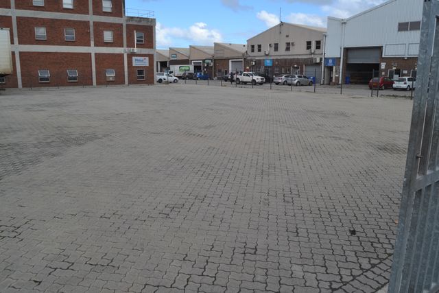 792m² Warehouse To Let in Bellville South