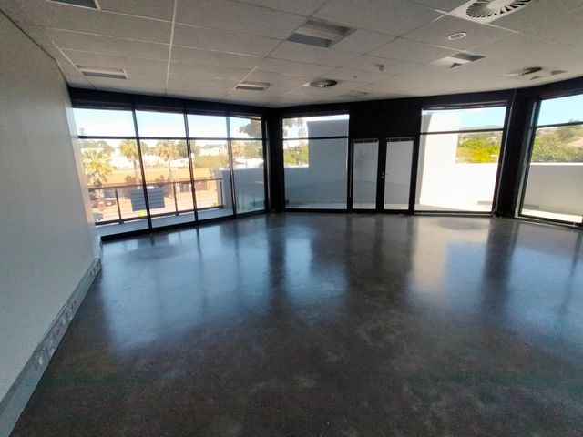 157m² Office To Let in Durbanville Central