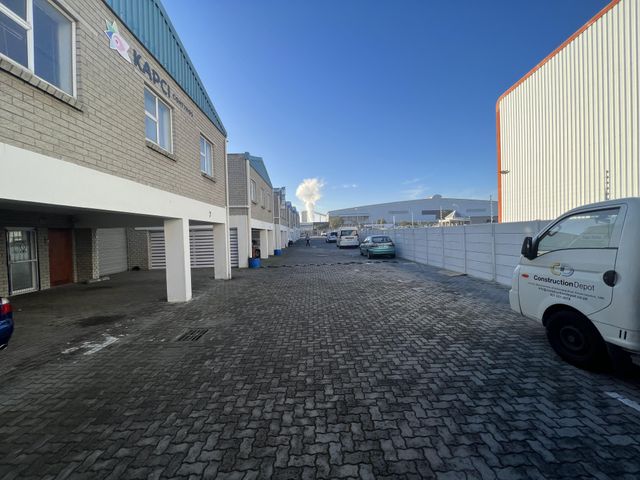 368m² Warehouse To Let in Parow Industrial