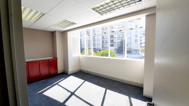 171 m2 Office on first floor to let , Cascade Terrace, Tygervalley, Bellville