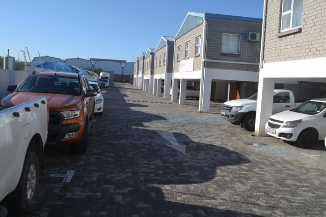 369m² Warehouse For Sale in Parow Industrial
