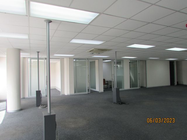 COMMERCIAL PROPERTY TO LET IN TYGERVALLEY AREA