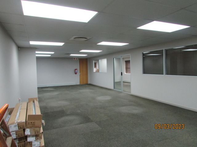 152m² Office To Let in Bo Oakdale