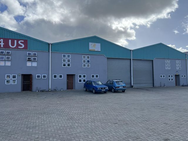400m² Warehouse To Let in Blackheath Industrial