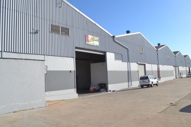 2,828m² Warehouse For Sale in Dal Josafat