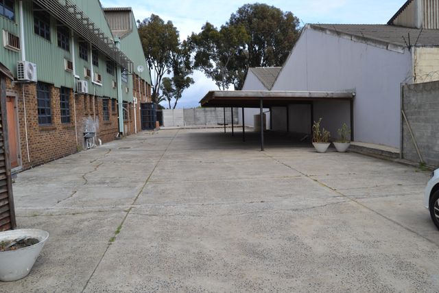 4,450m² Warehouse To Let in Beaconvale