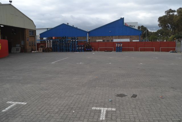 1,079m² Warehouse To Let in Beaconvale