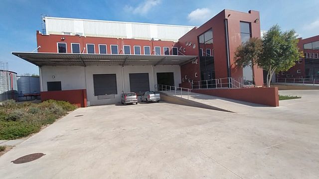 1461 Square meter Warehouse To Let in Brackenfell