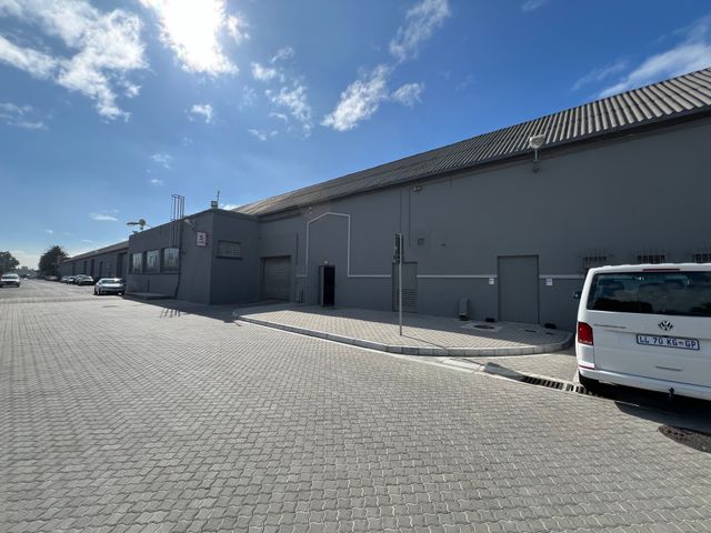 2,074m² Warehouse To Let in Blackheath Industrial