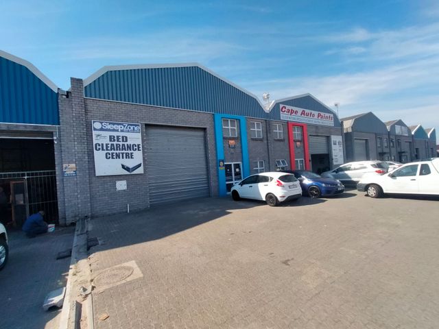 320m² Warehouse To Let in Stikland Industrial