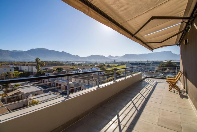 1 Bedroom Apartment For Sale in Tokai