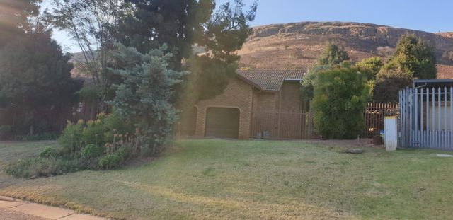 A 4 BEDROOM HOUSE TO RENT IN SUIDERBERG