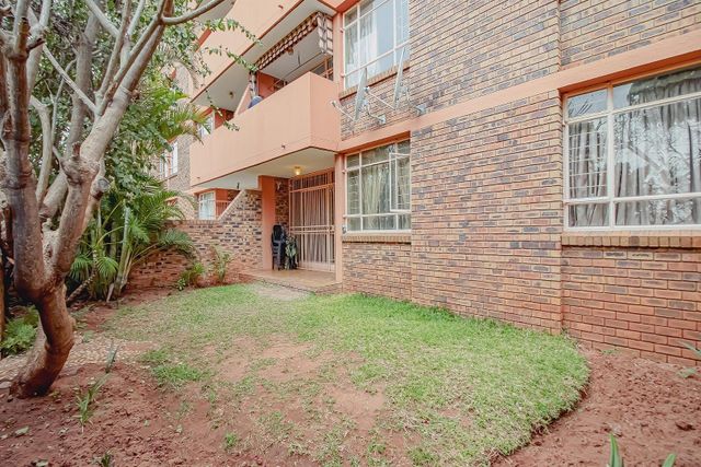 Beautiful Ground Floor Unit With A Private Garden