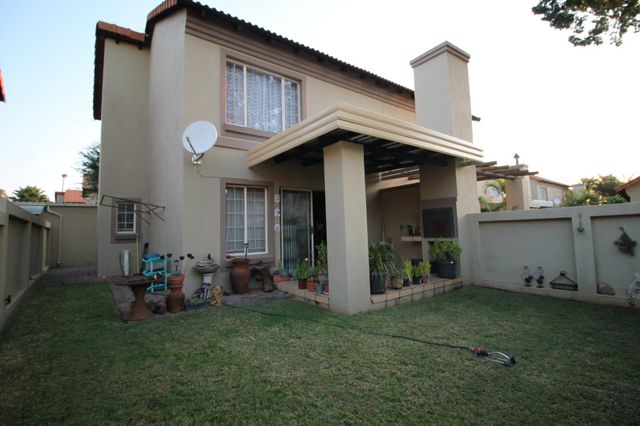 Beautiful 2 Bedroom Family Duplex in Secure Complex
