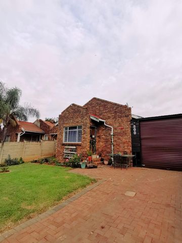 2BEDROOM HOUSE FOR SALE IN SUIDERBERG