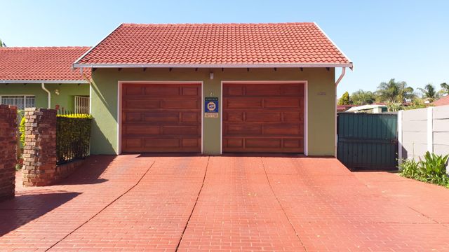 SPACIOUS 4 BEDROOM FAMILY HOME FOR SALE IN THERESAPARK!!!