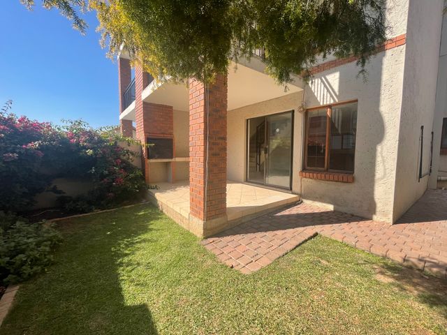 2 Bedroom Townhouse For Sale in Mooikloof