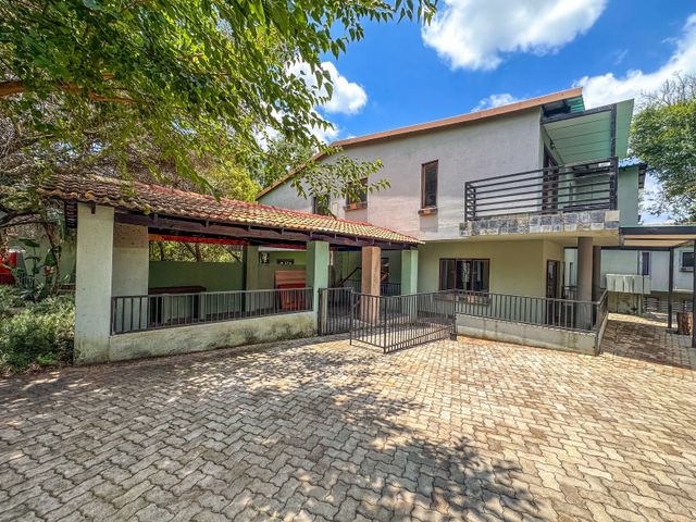 Stunning Double strory family home to rent in kameeldrift East in Tanglewood estate