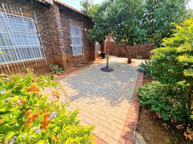 3 Bedroom Townhouse to let in Sinoville