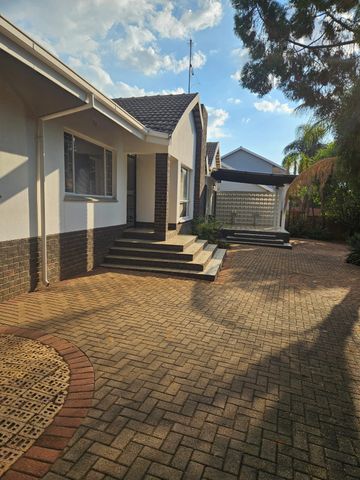 Attention Business owners! 3 Bedroom Newly renovated house with offices/ flat