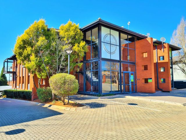 426m² Office To Let in Ruimsig