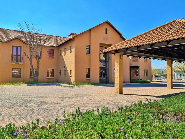 Commercial Office to Let in Fourways Manor Office Park