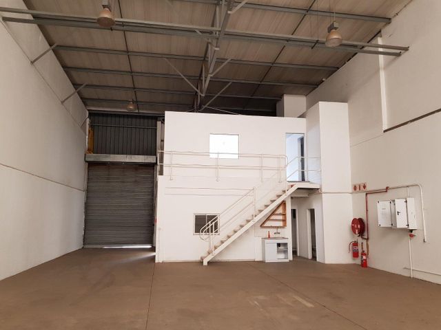 356m2 warehouse TO LET