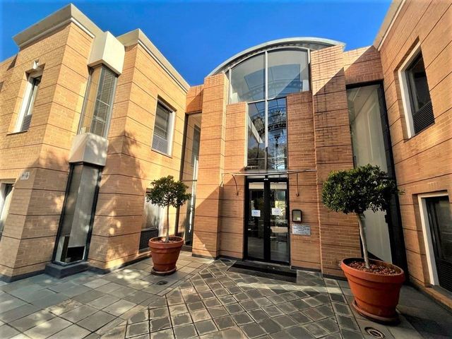 200m² Office To Let in Houghton Estate