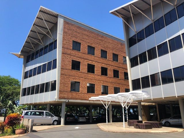 3,850m² Office To Let in New Town Centre