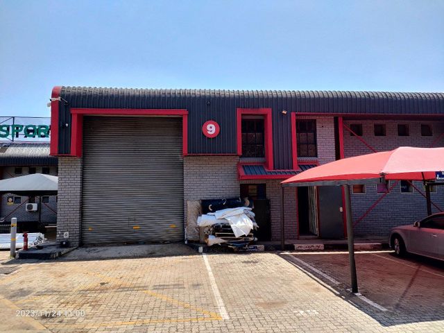 431m2 warehouse -TO LET - Industrial complex of Mini warehouses