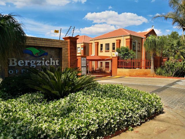 Ground Floor Office to Let in Bergzicht Office Park