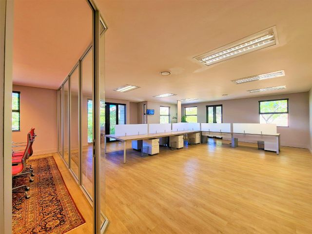 Modern First Floor Office to Let in Fourways Manor Office Park