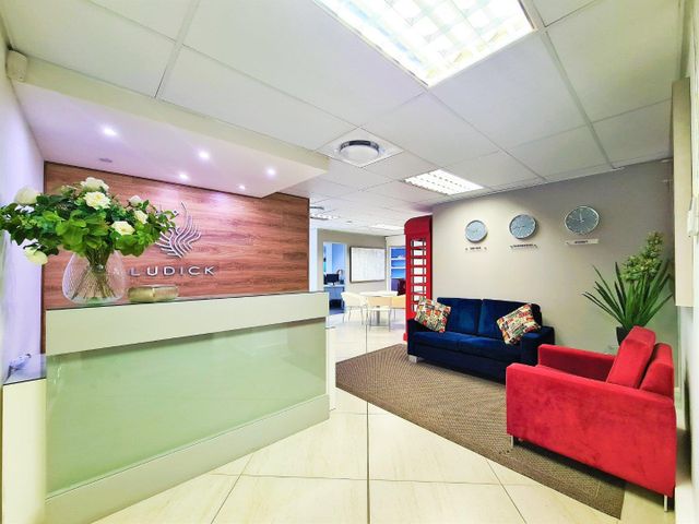 150m² Office To Let in Ruimsig