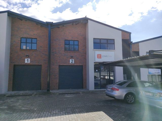 326m2 warehouse TO LET