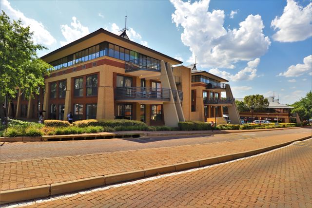267m² Office To Let in Constantia Kloof