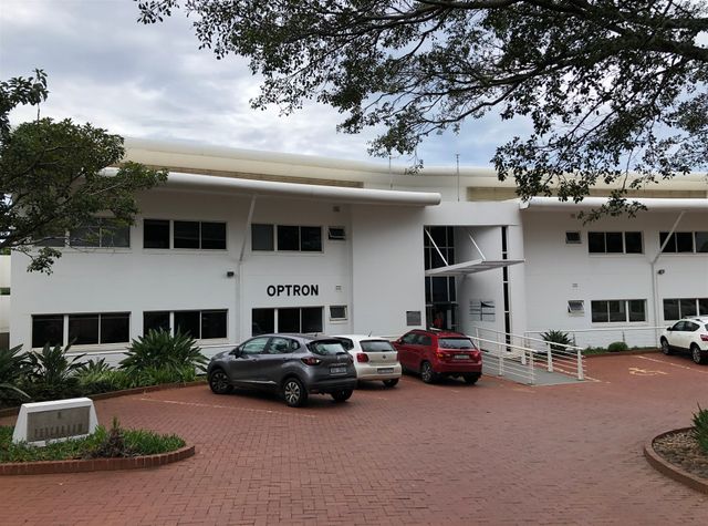 78.90m² Office To Let in La Lucia