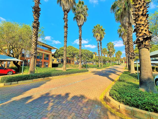 188m² Office To Let in Constantia Kloof