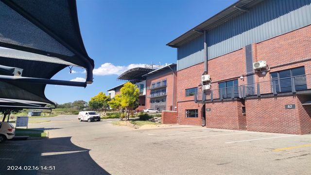 945m2  Warehouse  - TO LEASE