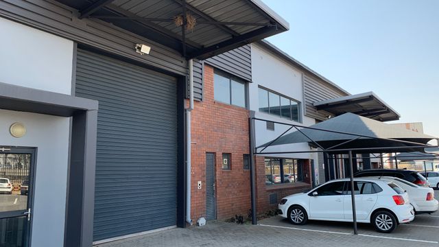 Warehouse to let in Elandsfontein
